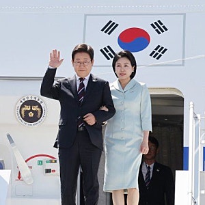 "돼지 눈에는 돼지만..." 이재명 대통령, 해외순방 비판에 폭발! "놀러 가는 것처럼 보이나"