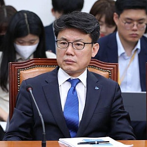 「“미국 비자 거부 사흘 만에 극적 발급”…진성준, 출국 하루 전 반전 무슨 일이 있었나?」