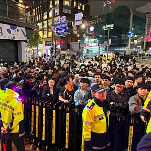 이태원 핼러윈, 인파보다 더 주목받는 건 따로 있었다… 다시 떠오른 그날의 기억
