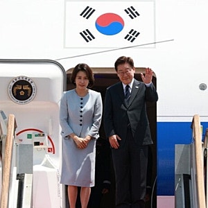 李대통령, '외교 과다' 비판에…"음주·쇼핑이 순방인 줄 착각하는 자들, 돼지 눈엔 돼지만 보....