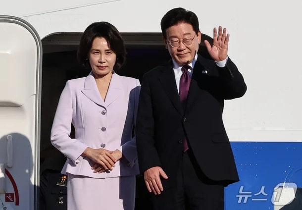 “돼지 눈엔 돼지만 보여” 李대통령 "해외<b>순방</b>…놀러 가는 걸로 보....