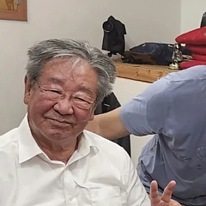 최불암·김수미 나란히 웃던 사진, '전원일기' 아들 임호가 공개한 이유