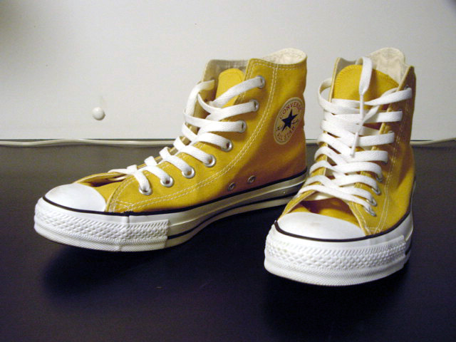 Yellow converse