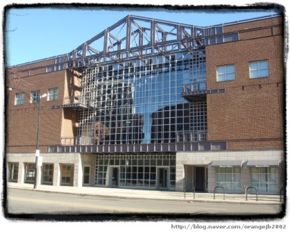 현대적인 유리창