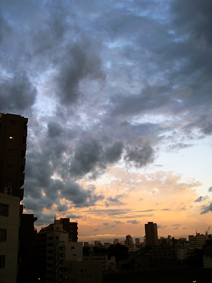 東京の空