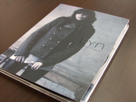  린(Lyn)의 신보, "let go, let in, it's a new day"