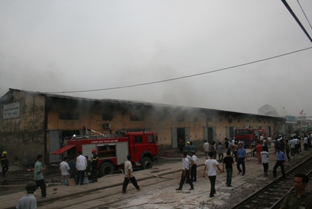 잡 밧(Giap Bat)기차역에서 화재 사고